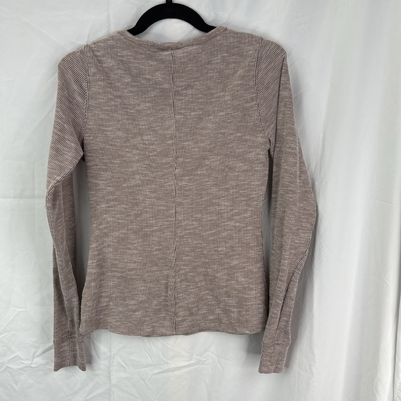 Universal Thread Women's Size Small Ribbed Long Sleeve Henley Top - Taupe - Picture 5 of 8